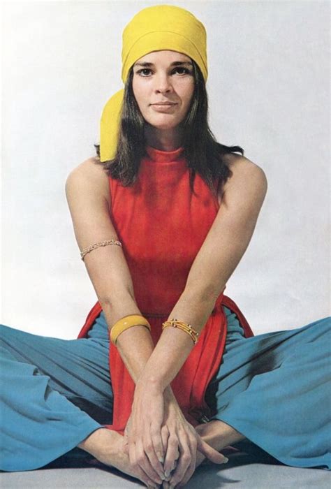 40 Beautiful Portrait Photos Of Ali Macgraw In The 1960s And Early ’70s ~ Vintage Everyday