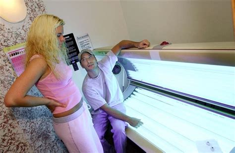 Minn Lawmakers Poised To Ban Tanning For Minors Minnesota Public