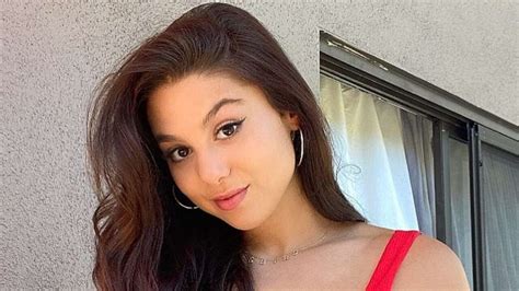 Kira Kosarin S Body Measurements Including Breasts Height And Weight