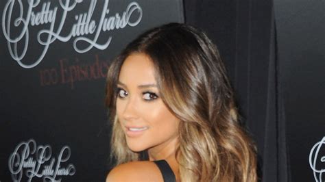 Shay Mitchell Of Pretty Little Liars Makeup And Hair Tips Glamour
