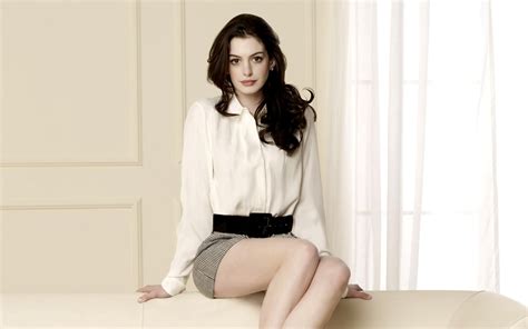 Anne Hathaway Hd Wallpaper Background Image 1920x1200 Id526134