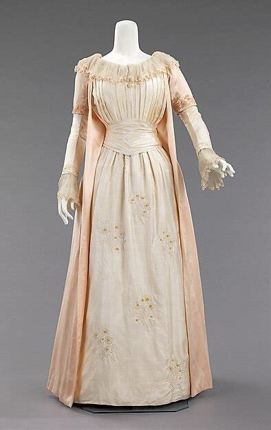 1885 british silk mid victorian period bustle dress england tea garden party gowns dresses