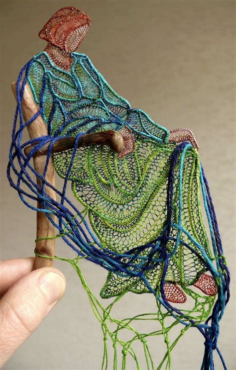 Les Sculptures Figuratives De Dentelle De Agnes Herczeg Lace Art Textile Fiber Art Weaving Art