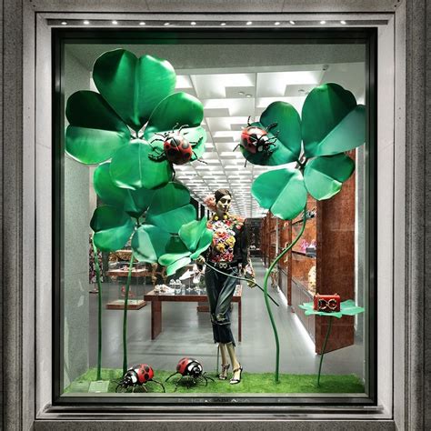 Amore dolce flowers is a smaller flower delivery site that markets products and services at myamoreflowers.com. Dolce & Gabbana on Instagram: "Big green stems flower into ...