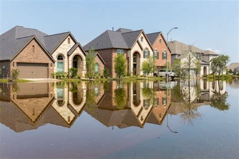 Kita ingin rumah tahan banjir, tapi tidak ingin mati gaya. Tinggal di Daerah Rawan Banjir? Inilah 7 Desain Rumah Anti ...
