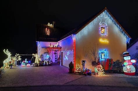 Weihnachtsbeleuchtung Ist Es Angebracht Sein Ganzes Haus In Eine Lichtermeer Zu Verwandeln