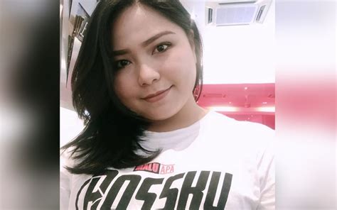 (what's to be ashamed of, right)? khairy said, in veiled reference to najib's popular tagline malu apa bossku — malay for what's there to be ashamed of boss. Gadis terima pujian Najib nyanyi lagu 'Malu Apa Bossku ...