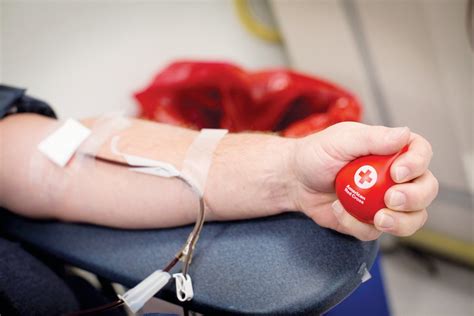 Amid Urgent Need Red Cross Seeks Blood Donors