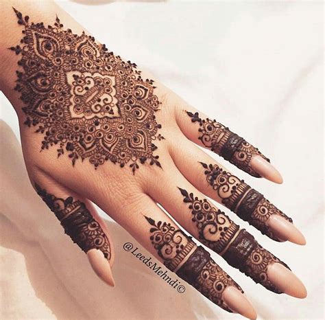 Pinterest Skimmedd ☾ Finger Henna Designs Pretty Henna Designs Henna