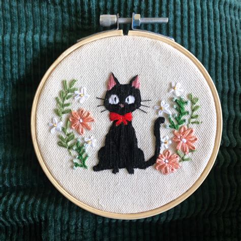 Elizabeth — Jiji Embroidery 🐾🌿 Cute Embroidery Miniature Embroidery