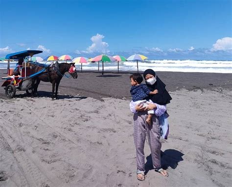 Pantai Parangtritis Wisata Bermain Air Populer Di Yogyakarta Yang
