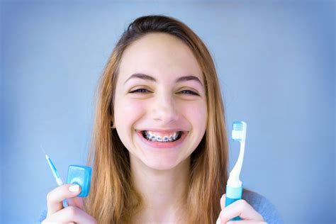 Higiene bucodental según tu tipo de ortodoncia Clínica dental Inés Iglesias Cartié