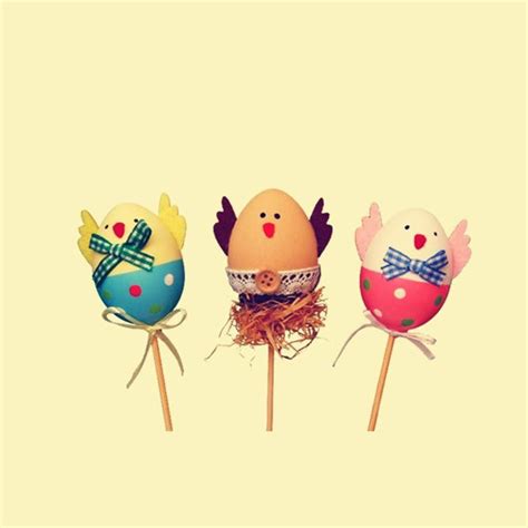 Funny Chick Design Plastic Coloring Painted Easter Eggs With Sticks