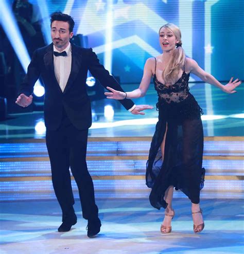 Ballando Con Lincidente Sexy Martina Stella Vola In Finale Ma Esce Di Seno E Morgan
