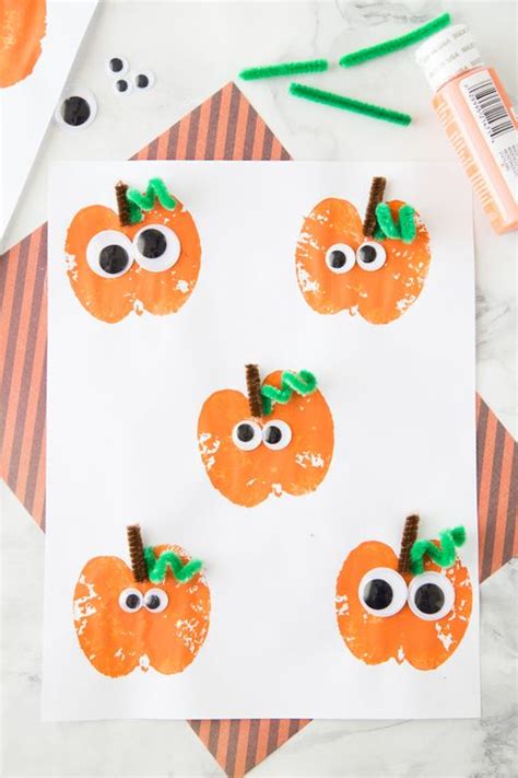 46 Easy Halloween Crafts For Kids Fun Diy Halloween Decorations For
