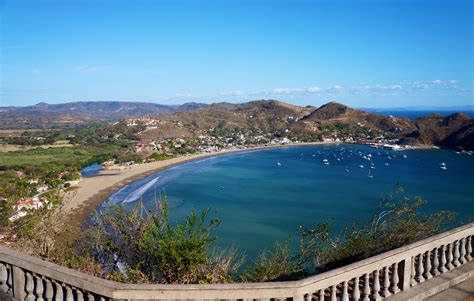 Sunday is the day where you will typically find the lowest price for your hotel room in san juan del sur. Nicaragua: San Juan Del Sur | Yoga, Surf & Love | ChicaSurfer