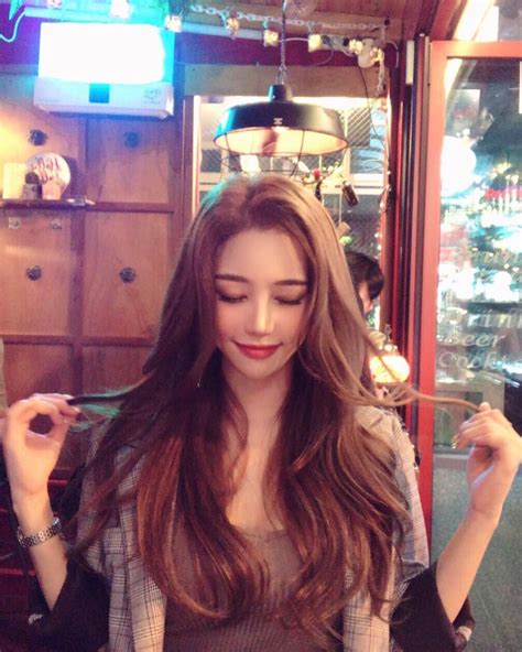 Korean Haircut Long Korean Beauty Asian Beauty Up Skirt Pics Le Jolie Gold Hair Ulzzang Girl