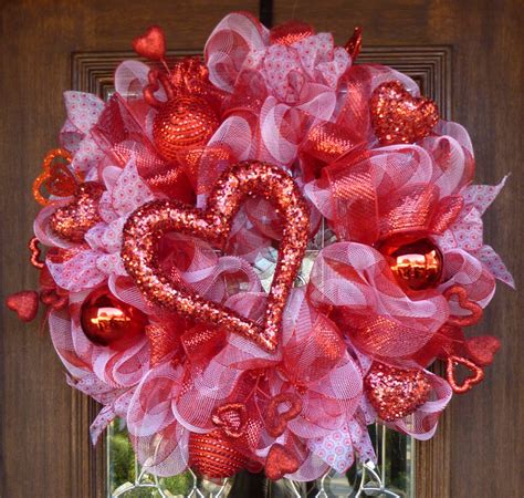 Deco Mesh Valentines Day Wreath With Hearts