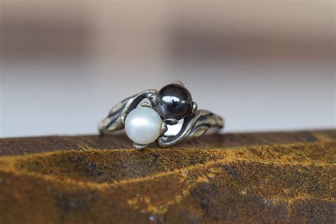 Black And White Pearl Sterling Silver Vintage Ring Us Size Etsy