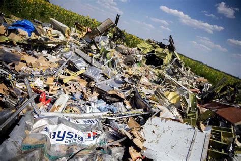 Bagian timur terdiri dari 2 negara bagian, yaitu sabah dan serawak. Rusia Mundur dari Perundingan Jatuhnya Pesawat MH17 ...