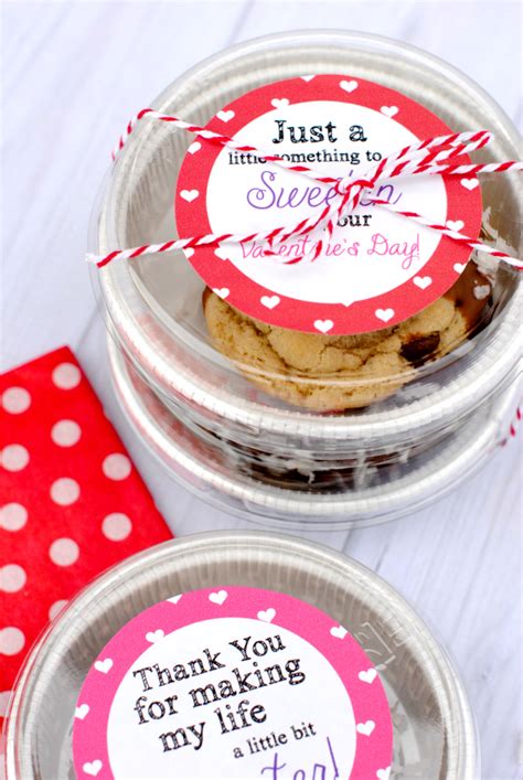 Prepare your favorite meal and pair it with a special cocktail for a fresh date night in! Cute Valentine's Gift Tags & Packaging Ideas - Crazy ...