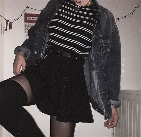 Pin By 𝐀𝐳𝐮 ღ⭑ On Style In 2021 Aesthetic Grunge Outfit Retro Outfits
