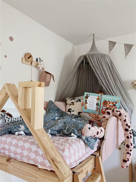 Ein hochbett mit schreibtisch ist auch in einem zimmer, das sich geschwister teilen, ideal. Hochbett Kinderzimmer Diy - Caseconrad.com