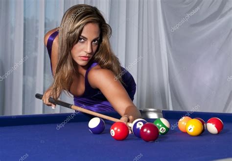 sexy meisje in de billiard — stockfoto © korzeniewski 29144695