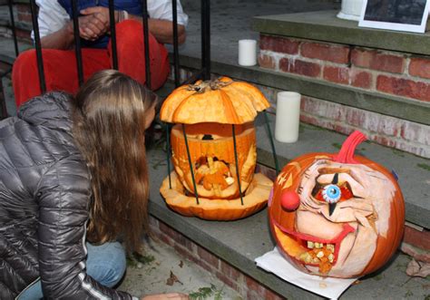 Pumpkin Carving Contest Dans Papers