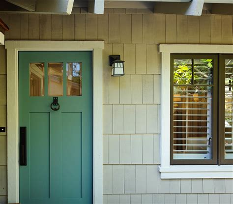 This expert guide will show you how to buy interior doors, informing your choices by helping you understand the various types of doors available. Urban Home with Coastal Interiors - Home Bunch Interior ...