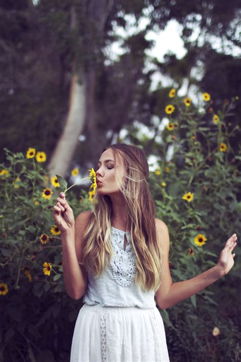 Sunflower Kiss Girly Kiss Outdoors Nature Flowers Trees Hipster Pretty Garden Photography