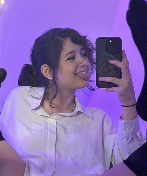 tongue out, legs up! : r/ilovebraces