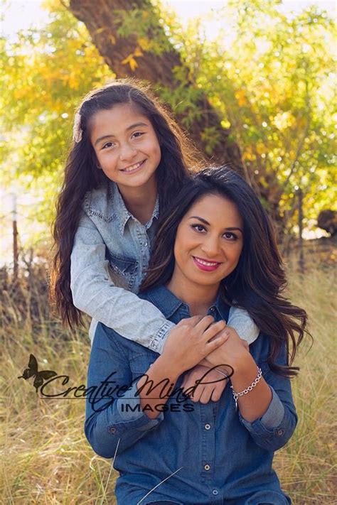 Fall Momdaugther Picture Mother Daughter Photoshoot Mom Daughter Photos Mother Daughter