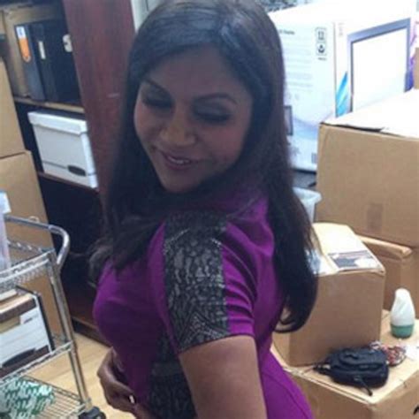 Oops Mindy Kalings Big Butt Splits Her Dress E Online