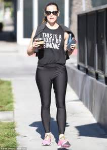 Jennifer Garner Highlights Her Legs In Spandex For Workout Daily Mail