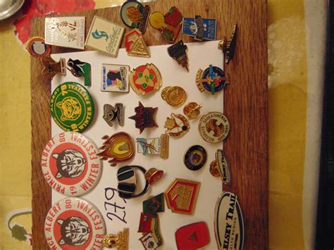 Large Lot Of Vintage Lapel Pins