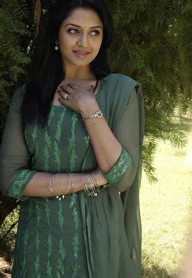 Tamil Sexy Aunty Beautiful Homely Actress Vimala Raman Hot Photo Scenes