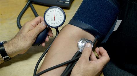 High blood pressure and cholesterol in early adulthood 'linked to heart ...
