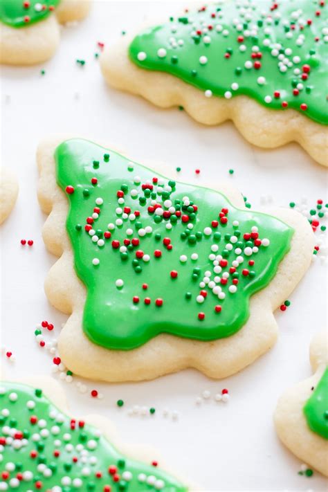 Milk, almond extract, food coloring, corn syrup, powdered sugar. Pin on Winter Cookies