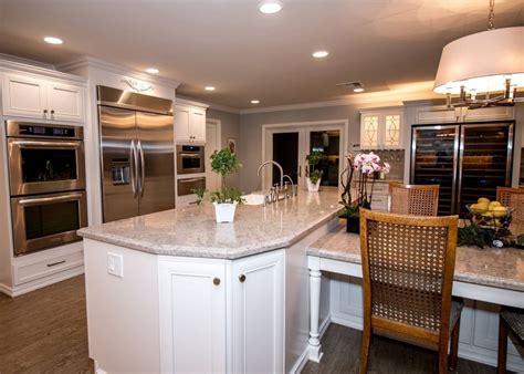 Bathing in this great room would be like experiencing an impressionist painting! StarMark marshmallow cream table off island | Kitchen ...