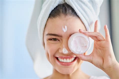 Make Facial Clean Up A Part Of Your Weekly Skin Care Routine The