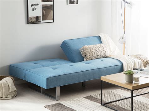 Se ti serve un divano letto comodo per dormire da usare ogni giorno, è indispensabile che la trasformazione se il letto va usato solo occasionalmente, privilegia la comodità di seduta del divano: Divano letto in tessuto azzurro 190 cm DUBLIN | Beliani.it