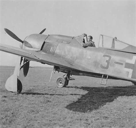 Focke Wulf Fw 190 A 8 Black 3 Stabsstaffel Jg 51 Memel Sept 1944