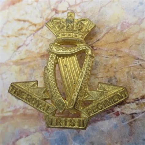 The Royal Irish Regiment British Armymilitary Hatcap Badge 457