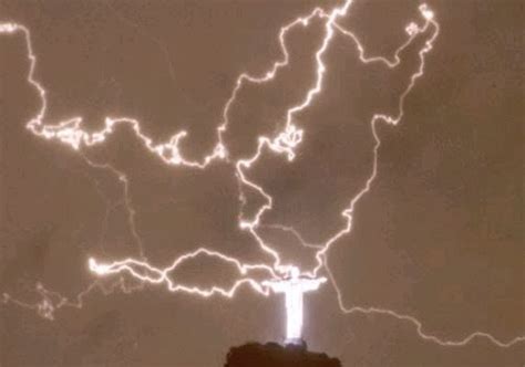 Pics Of Lightning Striking Rio De Janeiro Jesus Statue