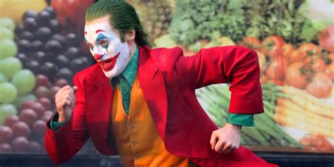 Joaquin Phoenixs Joker Halloween Costume And Makeup Guide 2019