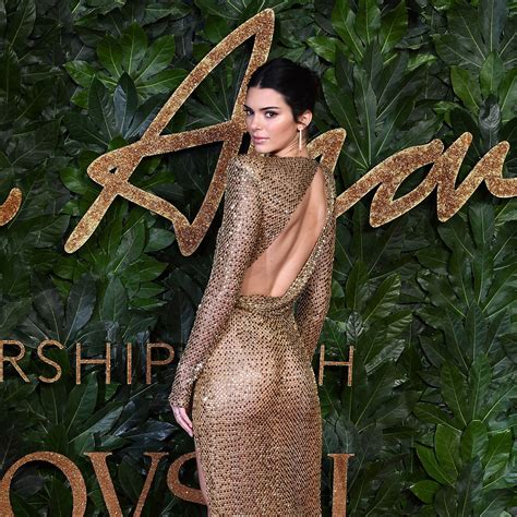 Kendall Jenner Dares To Bare In Her Most Revealing Red Carpet Dress Of The Year