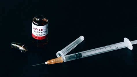 German company biontech and its us partner pfizer announced on monday that early results from ongoing phase iii trials showed that their vaccine was 90. Bir Ülke, Pfizer ile BioNTech'in Koronavirüs Aşısını ...