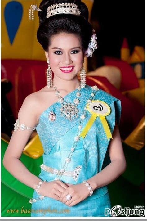 หลวงพี่อุเทน เจ้าอาวาสวัดท่าไม้ เตือนคนให้มีสติ ไม่เขลาเบาปัญญา อย่าไปฟังคนยุยงปลุกปั่น. นางสงกรานต์