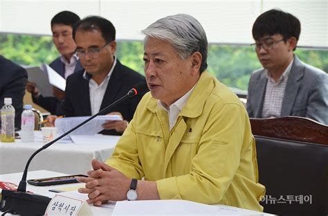 김양호(60) 삼척시장은 거센 변화의 바람이 삼척에 불고 있다고 말했다. 채용비리 혐의 김양호 삼척시장, 1심서 무죄 판결 - 이뉴스투데이